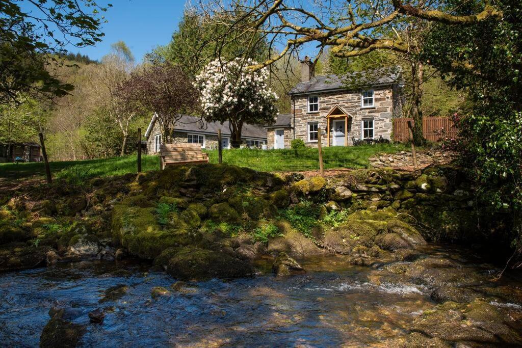 Charming Riverside Cottage In Snowdonia National Park Tanygrisiau Extérieur photo
